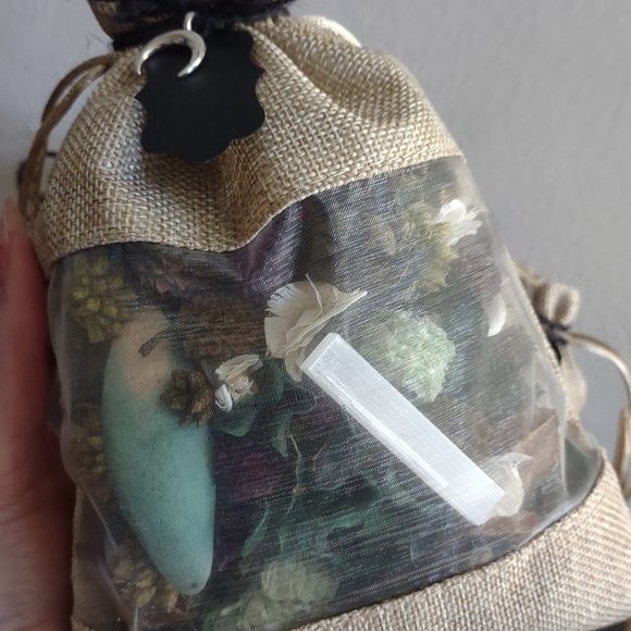 Potpourri Sachets Custom-Made w/ Selenite Blade & Witchy Add-ins in 15+ scent - Picture 3 of 12